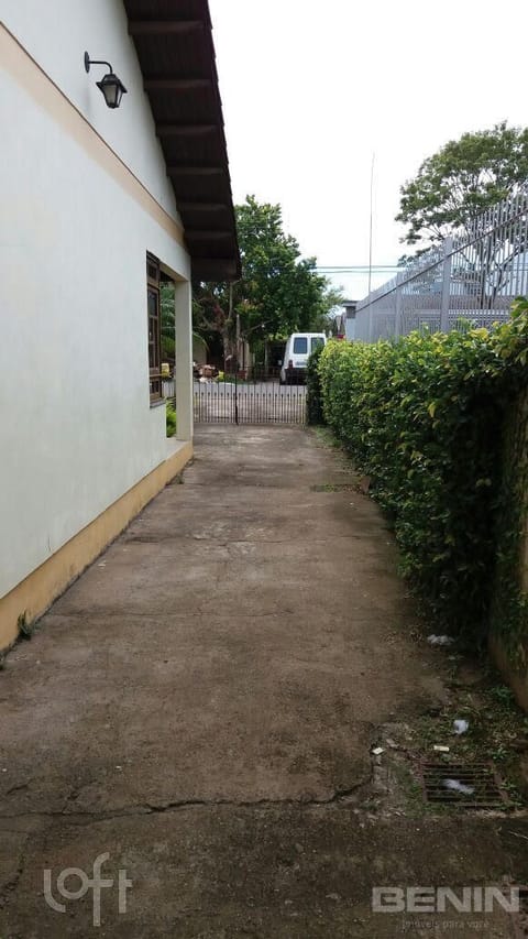 Image 17 - 275008